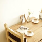 木目調のダイニングテーブル