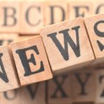 newsの文字が書いてある積み木